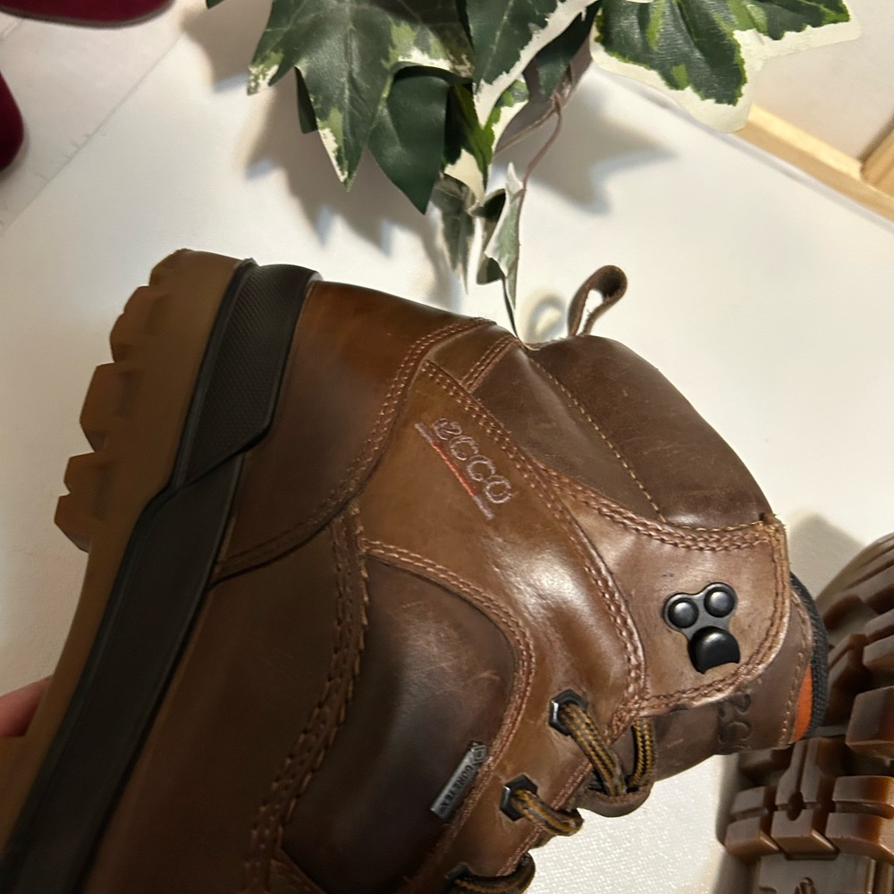 Ecco Men's Rich Brown Leather Boots - Picture 3 of 8